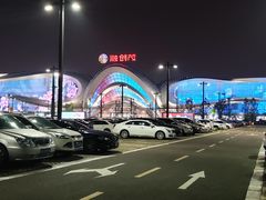 -融创茂-停车场