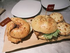 -必胜客(威高广场店)