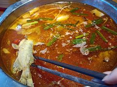 -野山舂·贵州现舂酸汤火锅(鸿通城店)