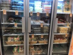 面包甜点陈列柜-锅圈食汇火锅烧烤食材超市(仁和花园店)