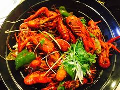 -虾弄弄海派小龙虾·牛羊蝎子火锅