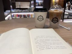 -钟书阁(群光广场店)