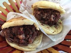 精品火烧-闫家驴肉老店(华电一校店)