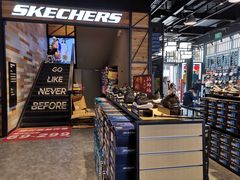 -SKECHERS 斯凯奇(上海国际时尚中心店)