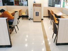 -德克士(场中路店)