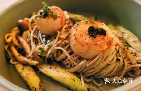 Scallop Truffle Asparagus Spaghetti