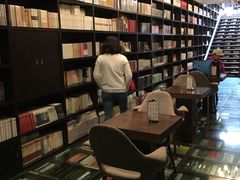 -钟书阁(松江泰晤士小镇店)