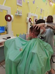 -爆米花儿童美发乐园