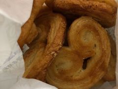 小蝴蝶酥-上海哈尔滨食品厂(淮海中路店)