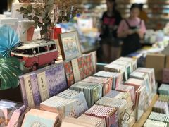 -猫的天空之城概念书店(苏州诚品店)