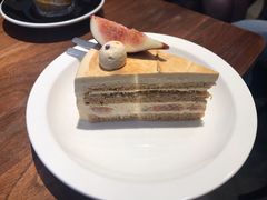无花果奶油蛋糕-black rainbow coffee