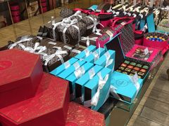 -VENCHI 闻绮(北京国贸商城店)