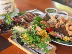 -Chom Cafe and Restaurant