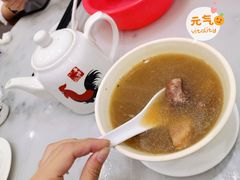 粉葛胡萝卜煲猪骨汤-华峰食馆(氹仔店)