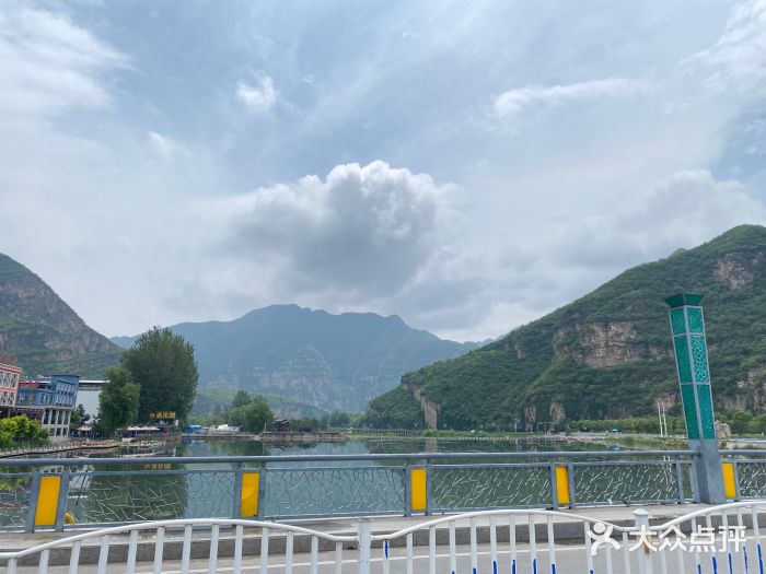 百里峡七彩艺术小镇图片