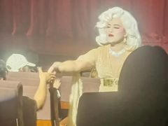 -金东尼人妖秀