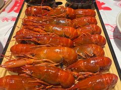 -肥肥虾庄·金牌油焖大虾(汉街SKP店)