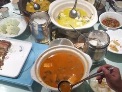 -帅巴人舅母子腊蹄民俗村