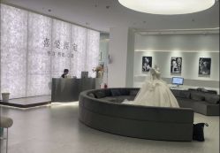 -喜爱高定婚纱摄影