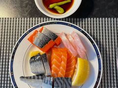 -亚洲国际大酒店·云顶阁旋转自助餐厅