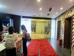 -蓝海豚游泳俱乐部(南京西路店)