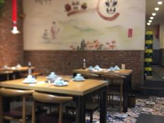 大堂-超越炭火牛蛙火锅鸡(河东店)
