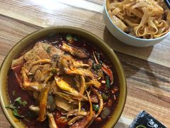 红油米线-老字号杨坡红油米线腊汁肉夹馍(东四道巷店)
