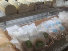 -顶东面包花园·生日蛋糕(世博店)