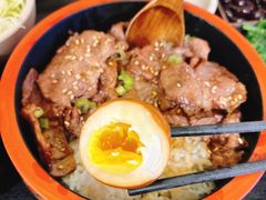 嫩肩烧肉饭-牛邸·烧肉饭(来福士店)