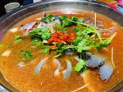 -野山舂·贵州现舂酸汤火锅(鸿通城店)