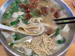 -八百里牛肉汤(盖饭·锅贴·万象城店)