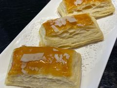 榴莲酥-高第街56号港式餐厅·精选(世茂广场宽厚里大明湖店)