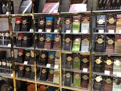 -VENCHI 闻绮(北京国贸商城店)