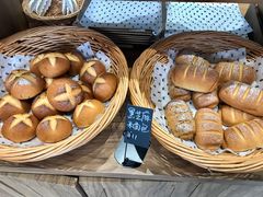 -沁屋面包店(人民东路店)