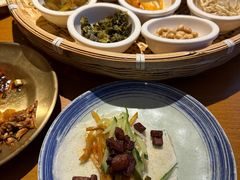 -包整·丝娃娃(一览甲秀楼风景店)