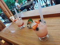 草莓可尔必思-馥家小馆(黔灵山公园店)