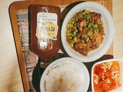 -老乡鸡(上海白玉兰广场店)