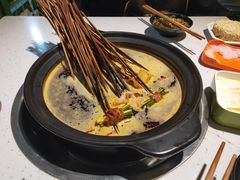 -钢管厂五区小郡肝串串香(奥克斯广场锦城万达店)