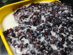 白雪黑糯米-美肴冰品·汉堡·牛腩饭(总店)