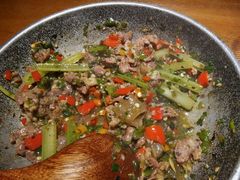 现炒辣椒小黄牛-吃饭皇帝大土家民族菜(正大广场店)