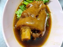 -Kha Mu Charoensang(Silom)