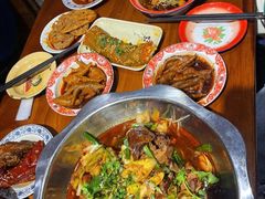 -爆炸头阿姨小四川正宗川味小吃(无任何分店)