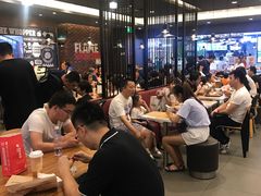 等位区-汉堡王(砂之船奥莱店)