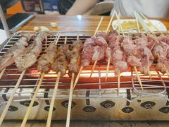 -哈尔滨小酒馆·鲜肉现穿自助烧烤(康新花园店)