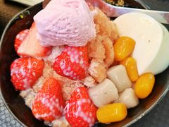 芋见草莓冰沙-鲜芋仙(观音桥大融城LG店)