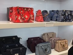 -东荟城名店仓