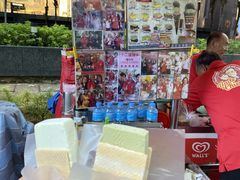 -詹爷爷乌节路街头冰淇淋