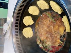-哈尔滨烧烤·山河村铁锅炖(交大店)
