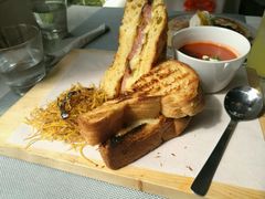 -The Sunny Side Cafe Station 1