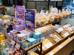 面包甜点陈列柜-仟吉(星汇维港店)